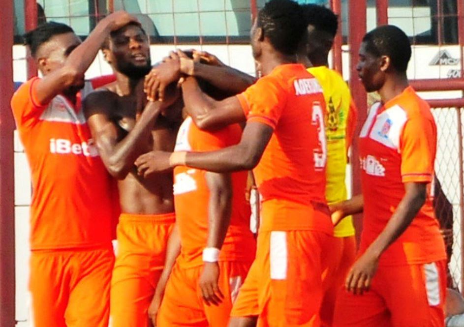Damaturu Dismantled as Akwa United put pressure on Lobi Stars at the Top